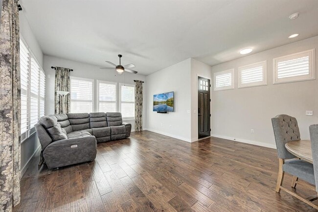 Building Photo - 10201 Cienega Cove