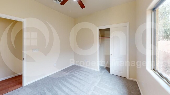 Building Photo - 11886 W Fontenelle Dr