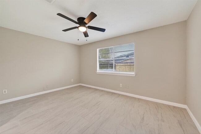 Building Photo - 10510 Overview Dr