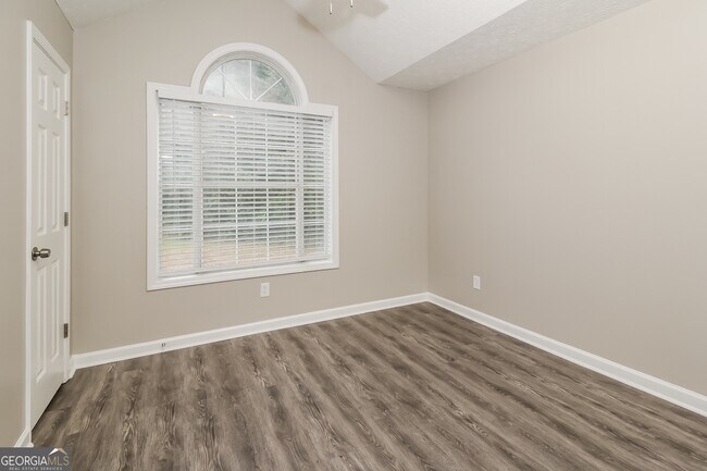 Building Photo - 75 Ashton Pl