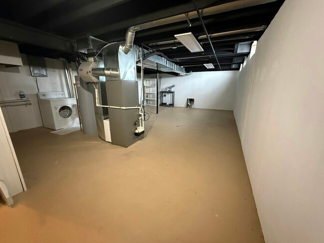 Building Photo - 6909 Harvard Ln