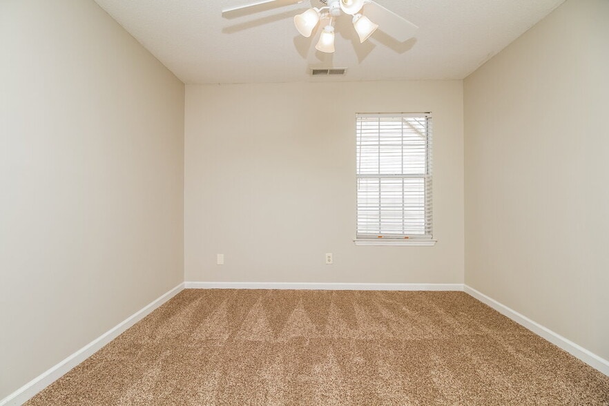 Building Photo - 3848 Round Rock Dr