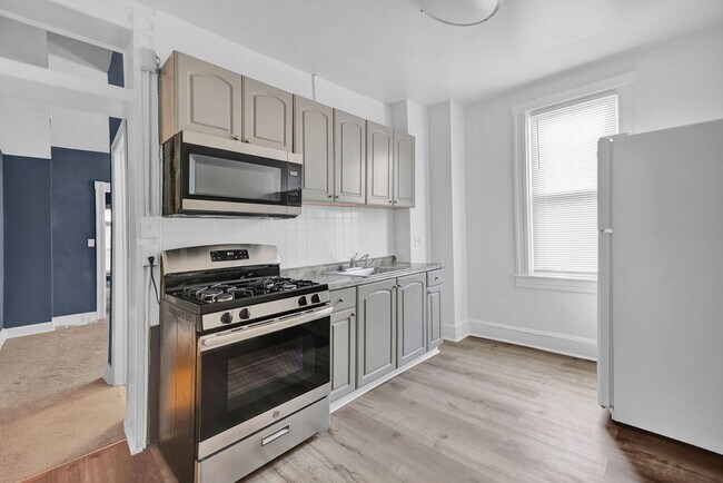 Building Photo - 1600 Appleton St