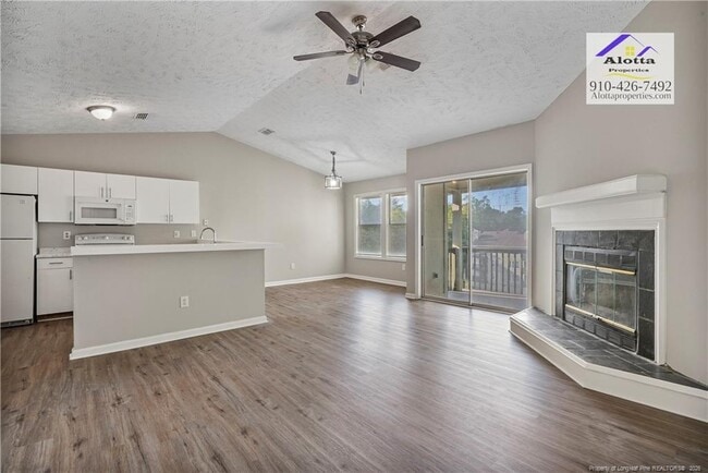 Building Photo - 6800 Willowbrook Dr