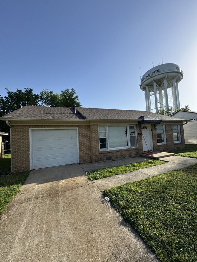 Primary Photo - 3 Bedroom 1 Bath Singe Family Home