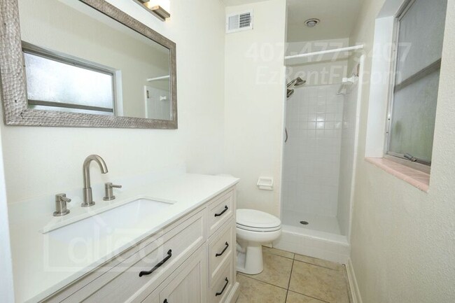 Building Photo - 3392 Bougainvillea Dr