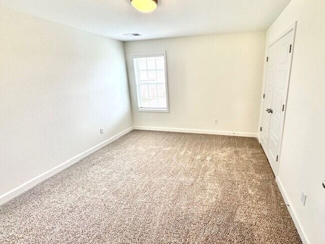 Building Photo - Move In Special! Now Leasing a 4-Bedroom 2.5 Bath Home with Office in Somerville