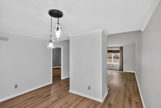 Building Photo - 137 Pepper Ridge Cir