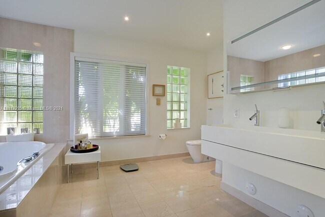 Building Photo - 1515 22nd St