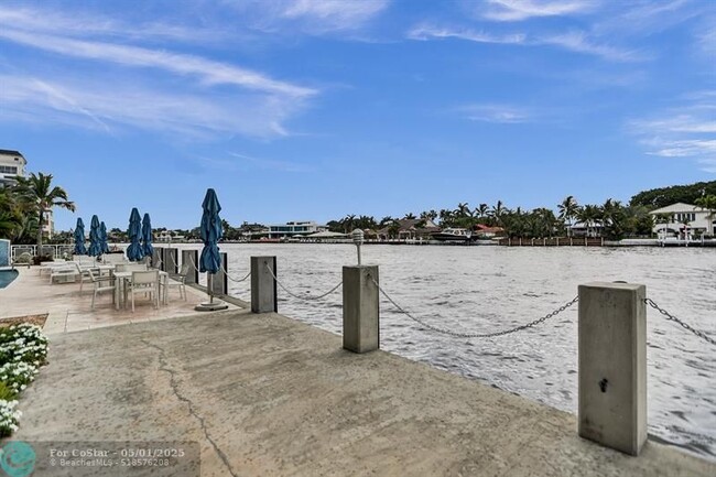 Building Photo - 715 Bayshore Dr