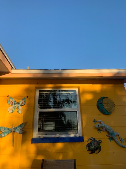 Building Photo - 9125 Sterling Ln