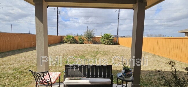 Building Photo - 7813 Cattlemen Dr