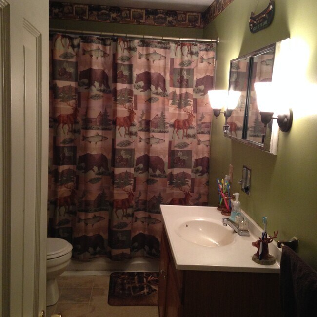 Building Photo - 1349 Newton St