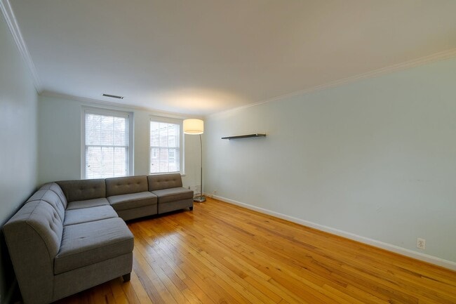 Building Photo - Updated 1BR in Iconic McLean Gardens is the Urban Retreat You've Been Looking For!