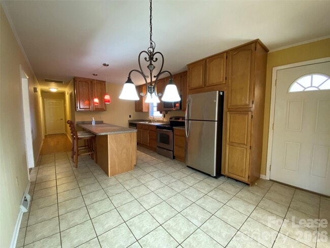 Building Photo - 203 Ratchford Farm Rd