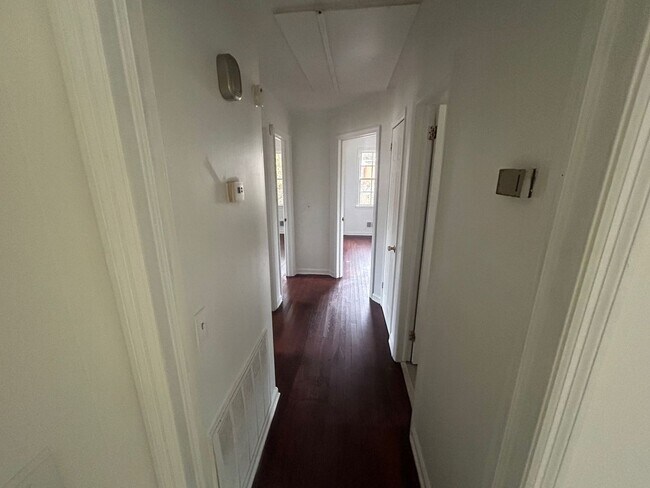 Building Photo - 3 bed, 1 1/2 bath  Forest Acres brick home located off of Satchel Ford Rd