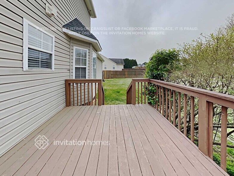 Building Photo - 729 Summey Farm Dr