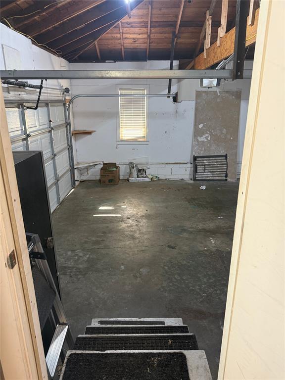 Building Photo - 1215 Westlawn Dr