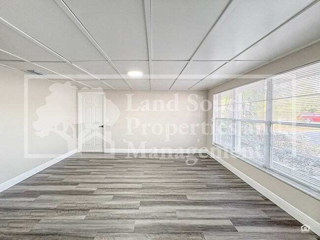 Building Photo - 1631 Monterey Ln