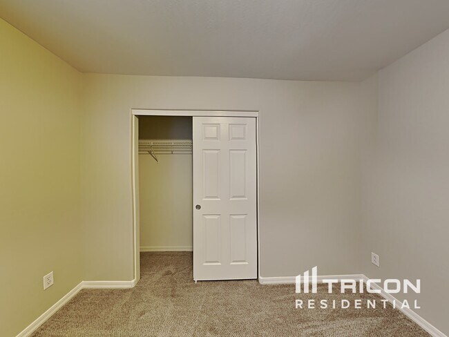 Building Photo - 42780 W Wild Horse Trail