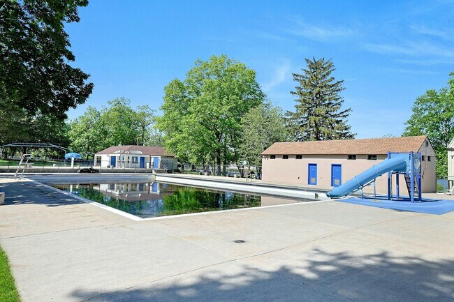 Building Photo - 962 Rte 9W