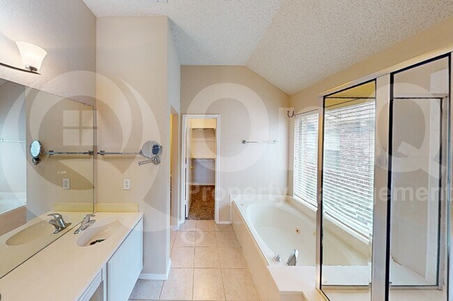 Building Photo - 1003 Blackwell Dr