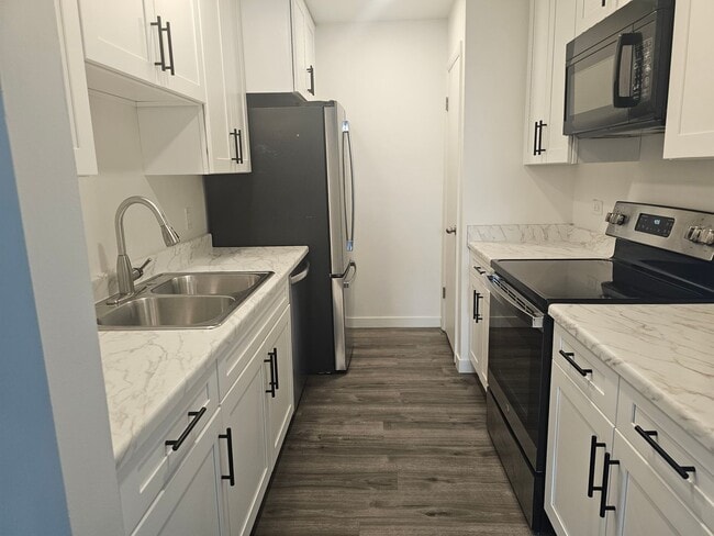 Building Photo - Check out this Beautiful 4 bedroom 2 Bathroom Home in West Valley Ut!!