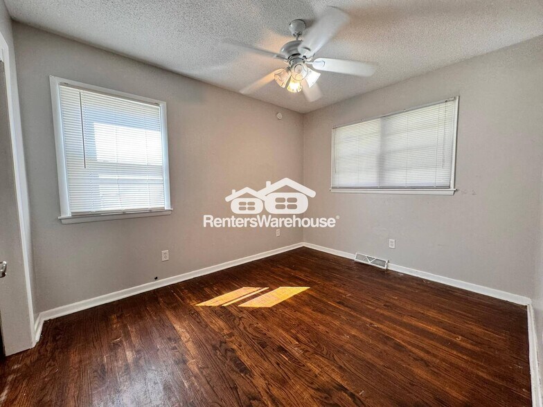 Building Photo - 1328 Carrie Ave