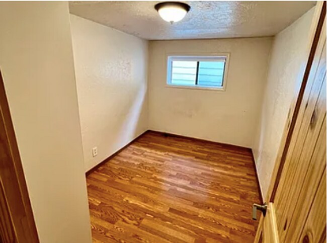 Building Photo - 330 Ashurst Ave