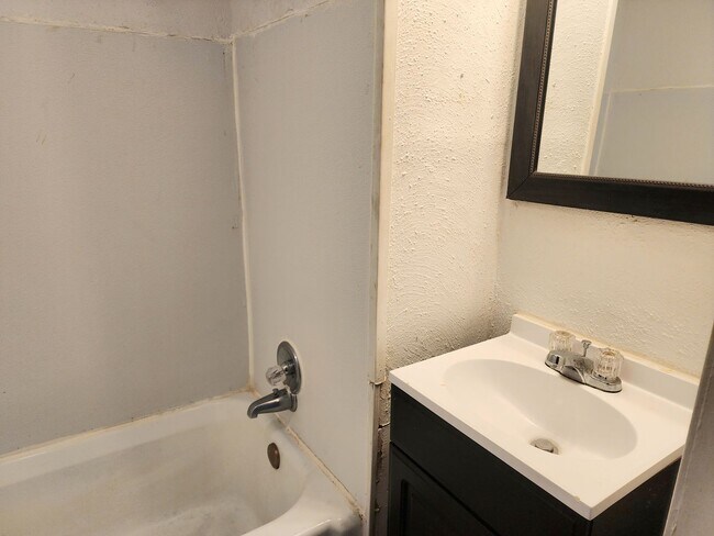 Building Photo - All Bills Paid!