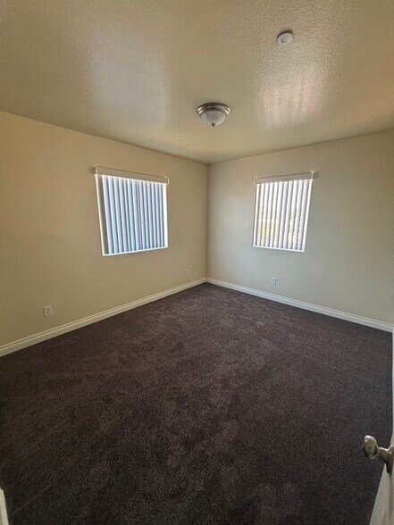 Building Photo - 314 W 65th St