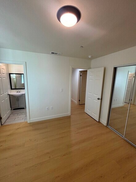 Building Photo - 6210 Brynhurst Ave