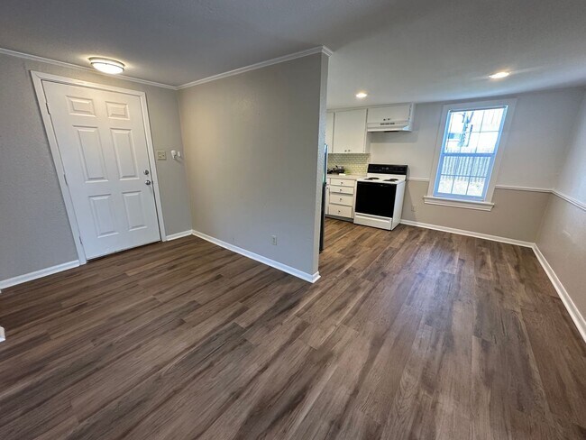 Building Photo - 15930 Hwy 64 E