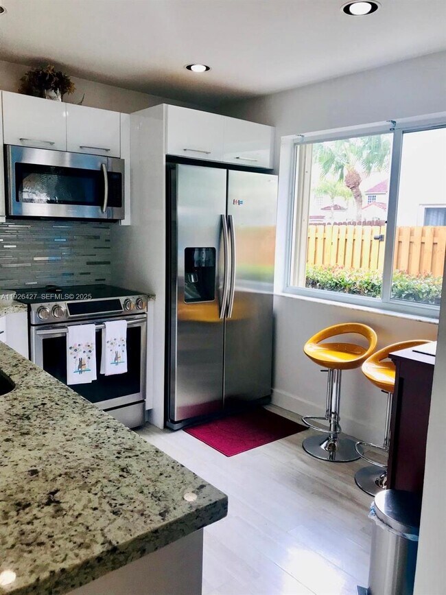 Building Photo - 5072 NW 115th Ct