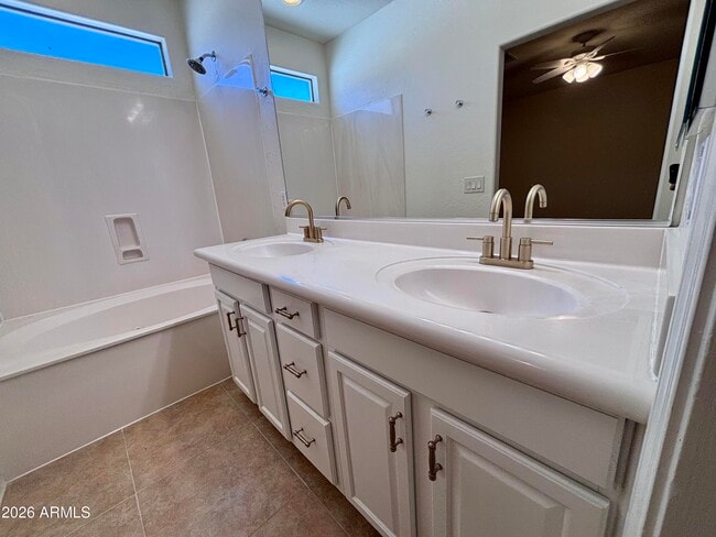 Building Photo - 5606 W St Anne Ave