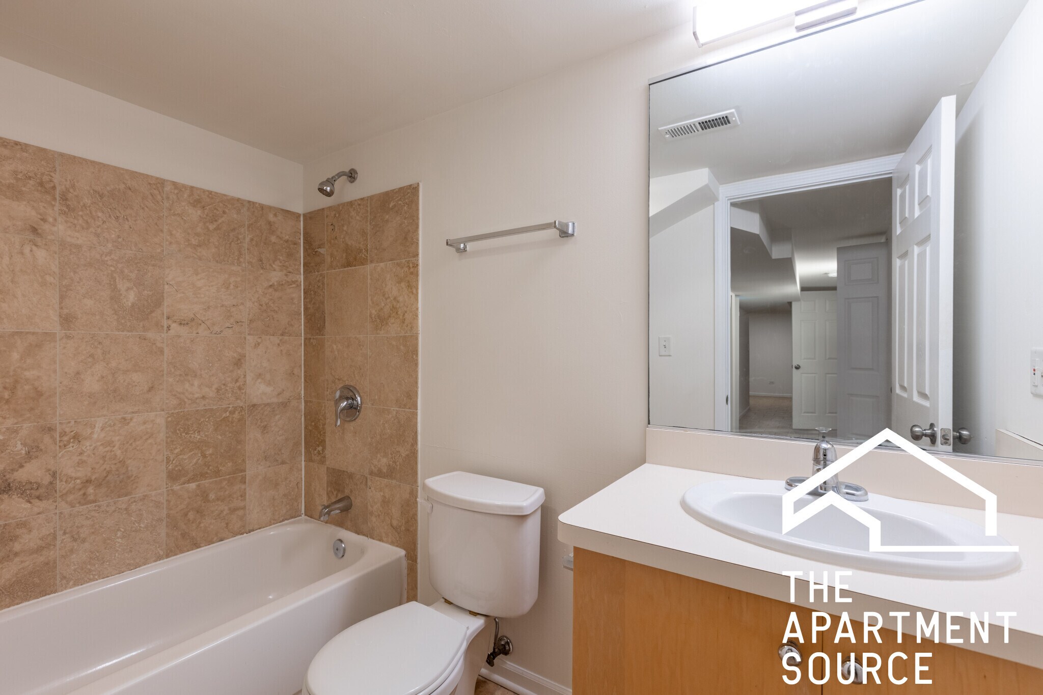 Building Photo - 1260 N Greenview Ave