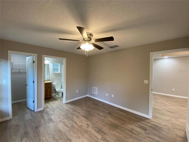 Building Photo - 8950 N Mendoza Way