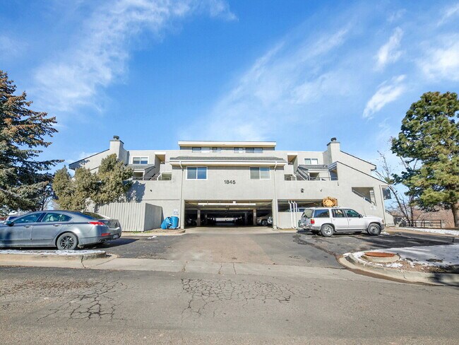 Building Photo - $1,440.95 with $300.00 OFF the FIRST MONTH'S RENT - 2 Bedrooms, 1 Bathroom, Condo in Lakewood wit...