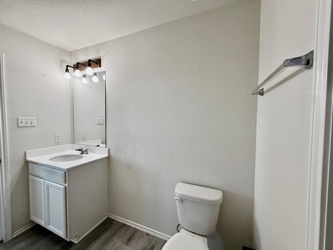 Building Photo - 249 La Dera Dr