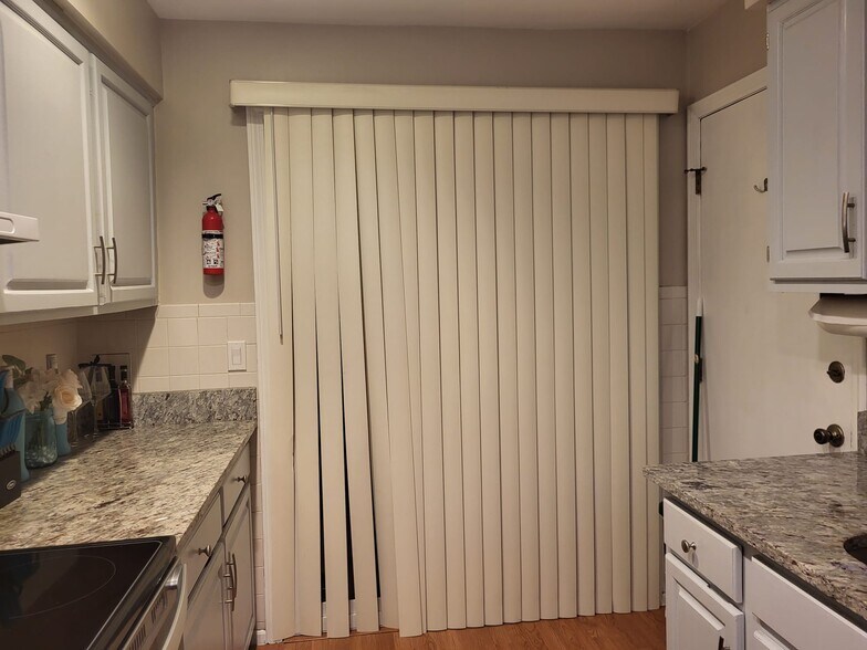 Building Photo - 335 Glendale Ave