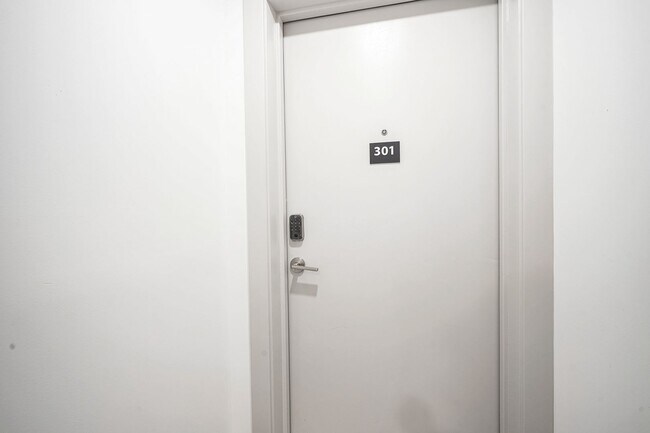 Building Photo - 2654 Coral St