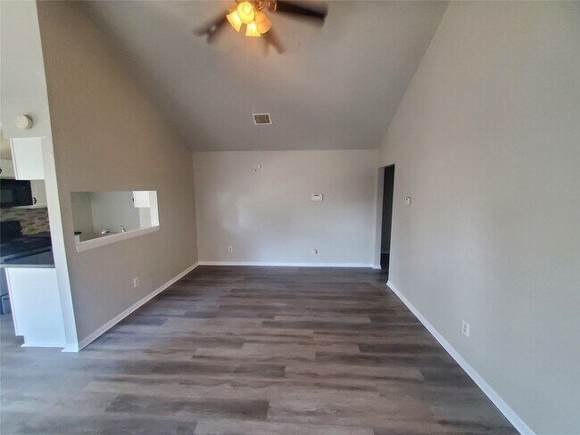 Building Photo - 23211 Pebworth Pl