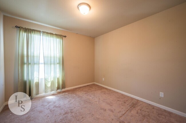 Building Photo - Fresno Westside Home, 5BR/3BA, Built 2018 – Great for Families
