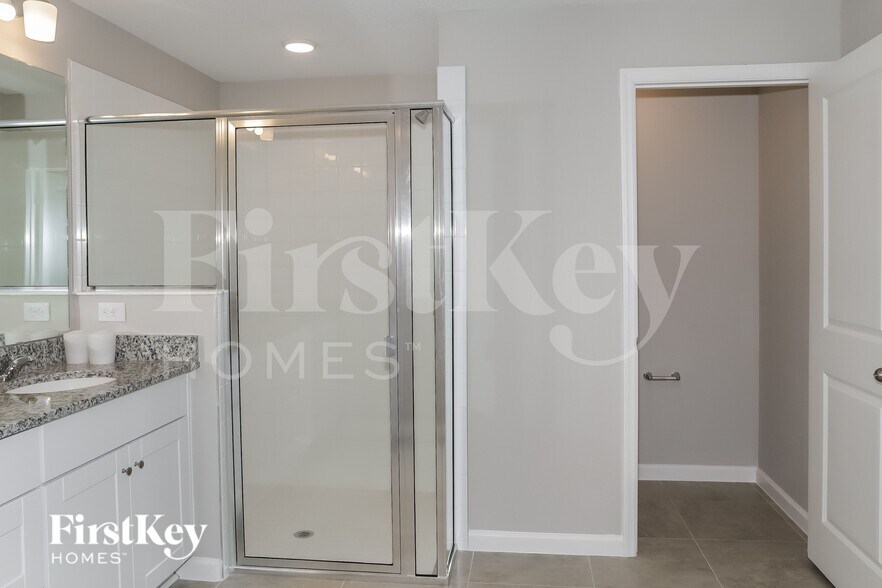 Building Photo - 445 Earhart Dr