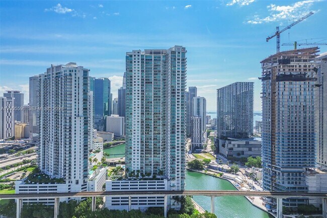 Building Photo - 92 SW 3rd St