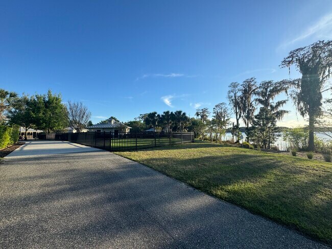 Building Photo - 8492 Powder Ridge Trl