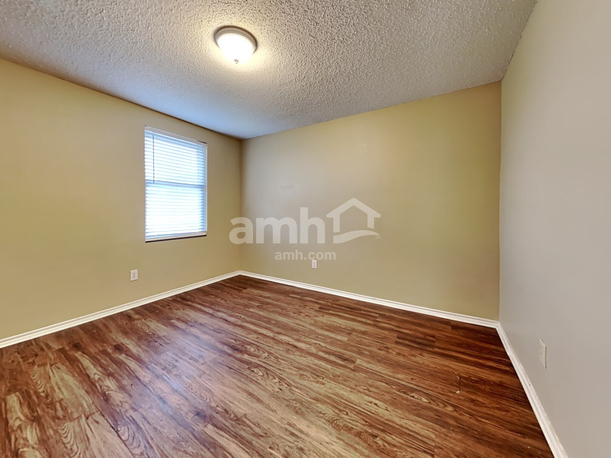 Building Photo - 1404 Sunflower Ct