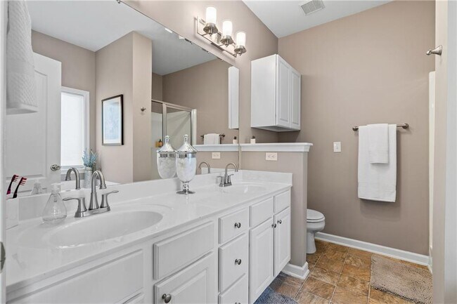 Building Photo - 5135 Fieldstone View Cir