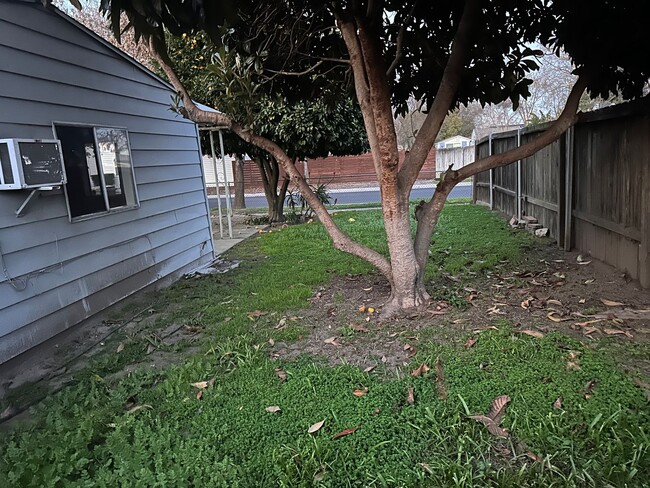 Building Photo - 1601 Virginia Ave