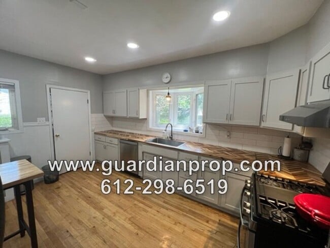 Building Photo - House Available August 1, Updated Kitchen ...